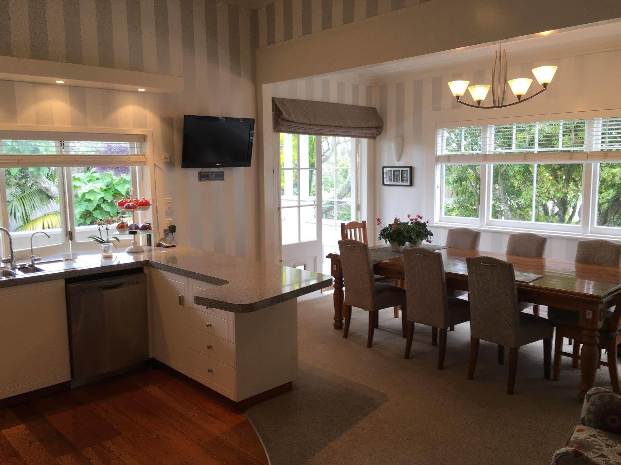 Eden Park Bed And Breakfast Inn Окленд Экстерьер фото